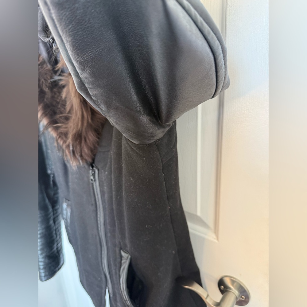 Danier Women's Wool and Black Leather Jacket with Fur Collar - Thinsulate - Sz L - Picture 7 of 13